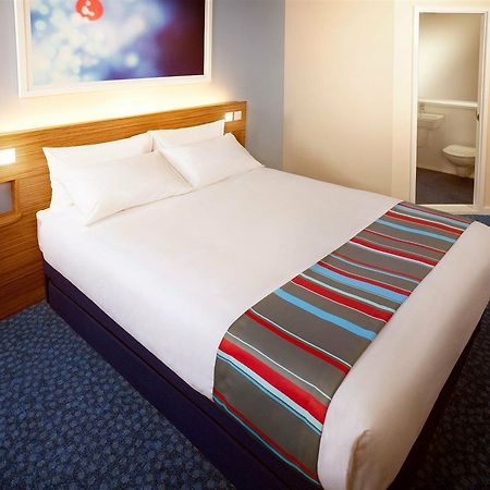 Travelodge Llanelli Cross Hands Exterior photo